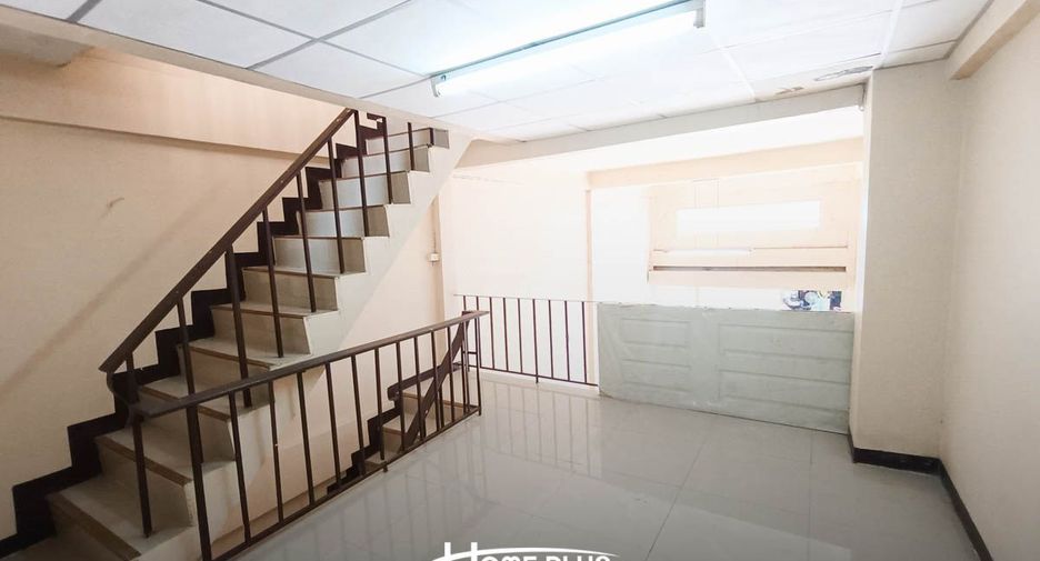 For sale 2 bedrooms retail Space in Krathum Baen, Samut Sakhon