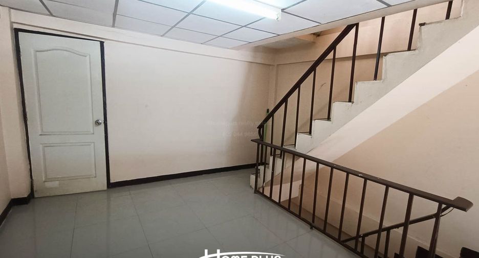 For sale 2 bedrooms retail Space in Krathum Baen, Samut Sakhon