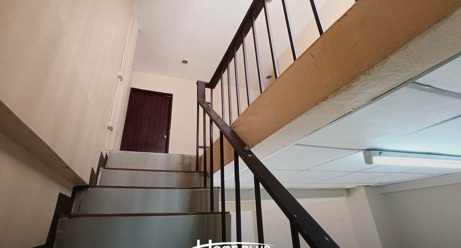 For sale 2 bedrooms retail Space in Krathum Baen, Samut Sakhon