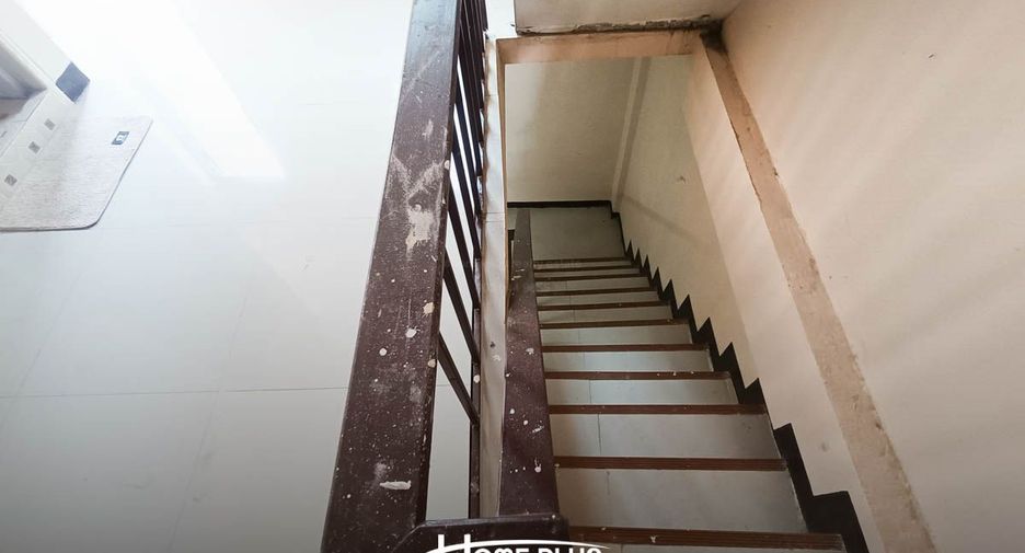 For sale 2 bedrooms retail Space in Krathum Baen, Samut Sakhon