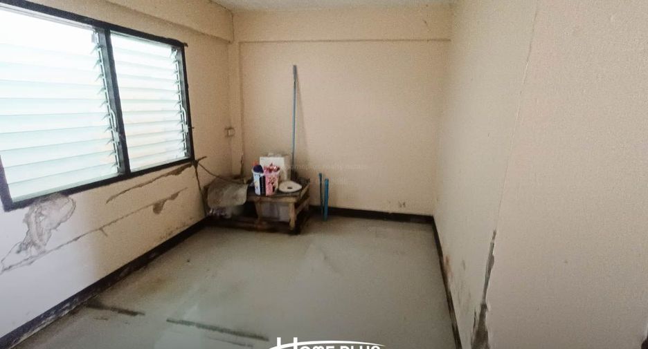 For sale 2 bedrooms retail Space in Krathum Baen, Samut Sakhon