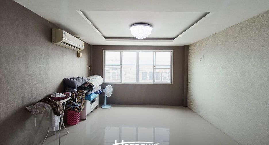 For sale 2 bedrooms retail Space in Krathum Baen, Samut Sakhon