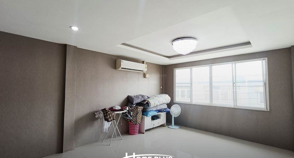 For sale 2 bedrooms retail Space in Krathum Baen, Samut Sakhon