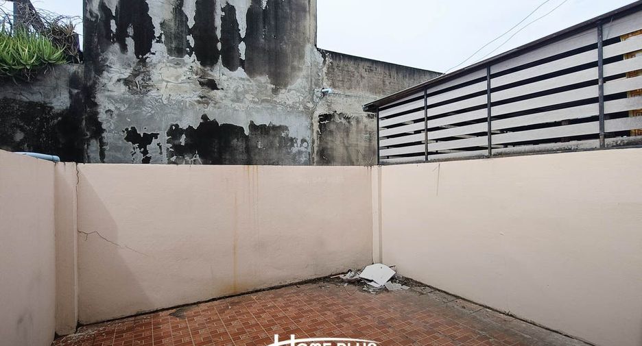 For sale 2 bedrooms retail Space in Krathum Baen, Samut Sakhon