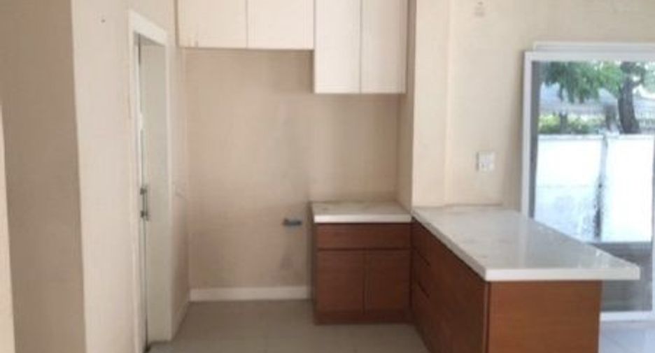For sale 3 bedrooms house in Sai Mai, Bangkok