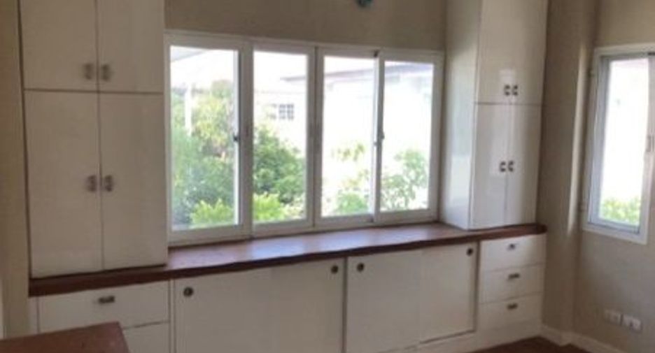 For sale 3 bedrooms house in Sai Mai, Bangkok