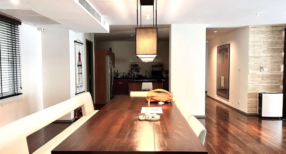 For sale 4 bedrooms condo in Khlong Toei, Bangkok