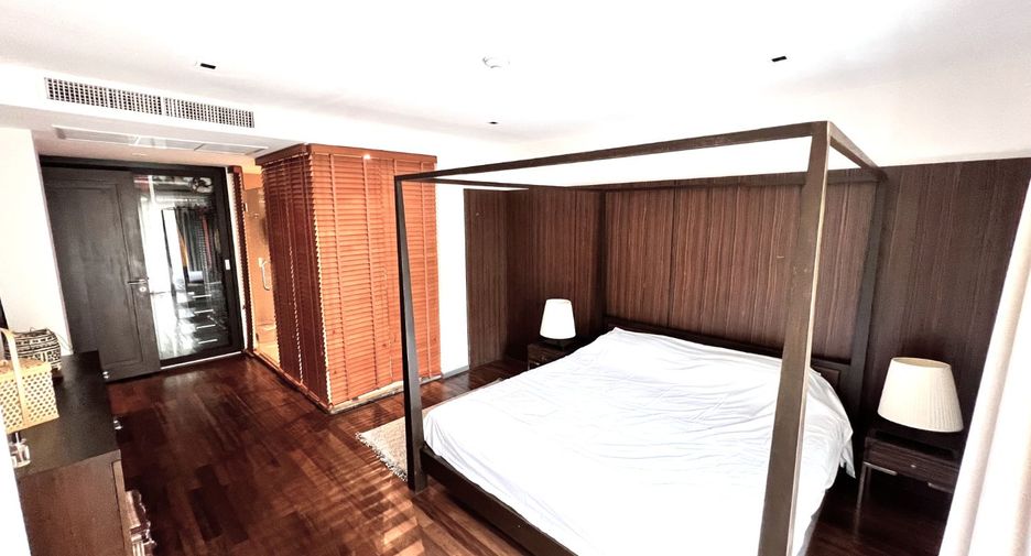 For sale 4 bedrooms condo in Khlong Toei, Bangkok