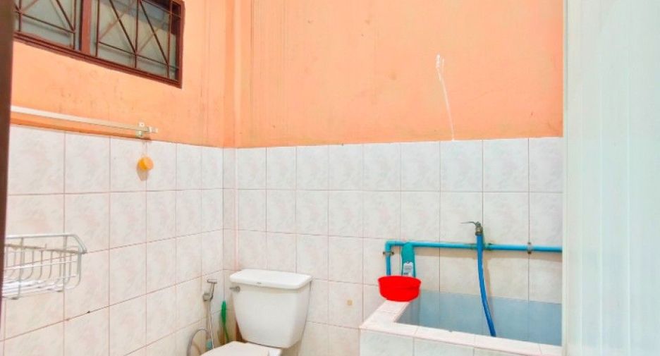 Casa adosada en venta de 2 habitaciones en Mueang Ratchaburi, Ratchaburi