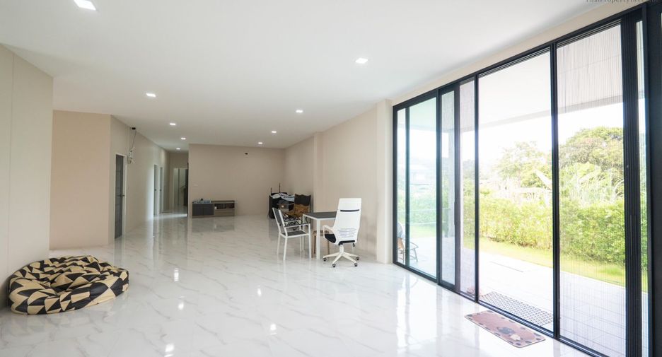 For sale 4 bedrooms house in Mueang Chon Buri, Chonburi