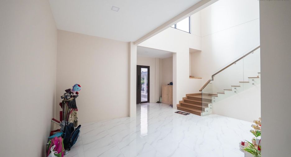 For sale 4 bedrooms house in Mueang Chon Buri, Chonburi