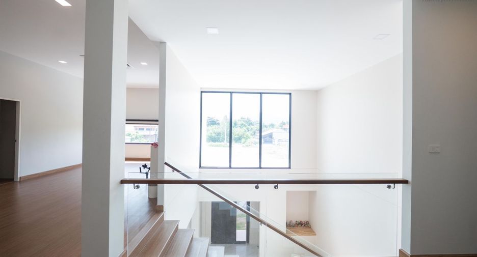 For sale 4 bedrooms house in Mueang Chon Buri, Chonburi