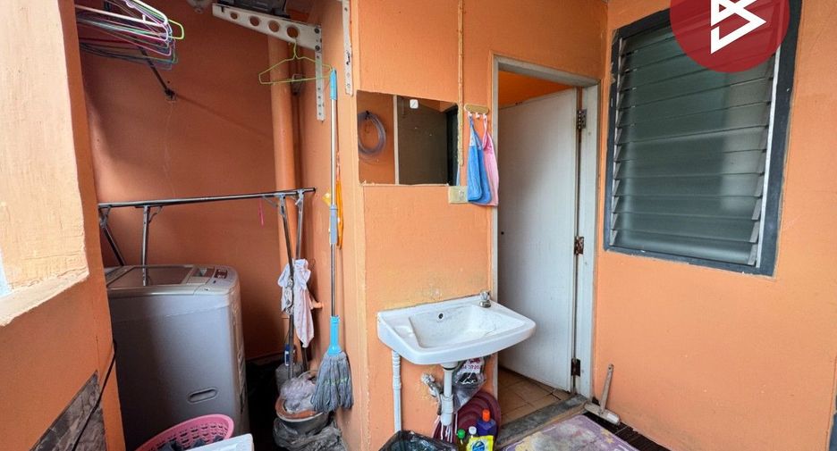 For sale studio condo in Mueang Pathum Thani, Pathum Thani