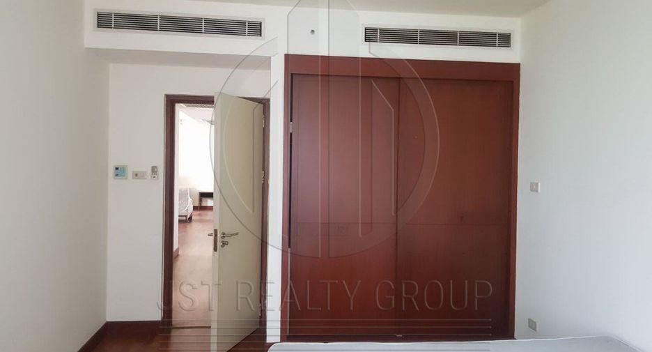 For sale 3 bedrooms condo in Pathum Wan, Bangkok