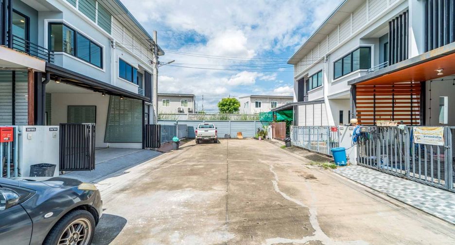For sale 3 bedrooms townhouse in Bang Bua Thong, Nonthaburi