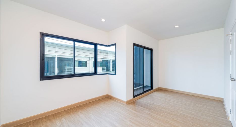 For sale 3 bedrooms townhouse in Bang Bua Thong, Nonthaburi