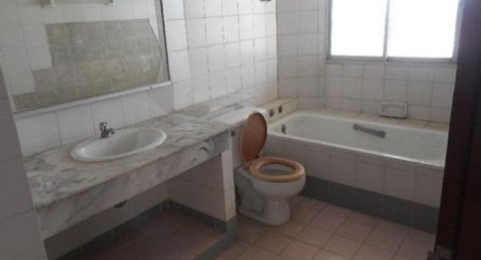 For sale 5 bedrooms condo in Bang Phli, Samut Prakan