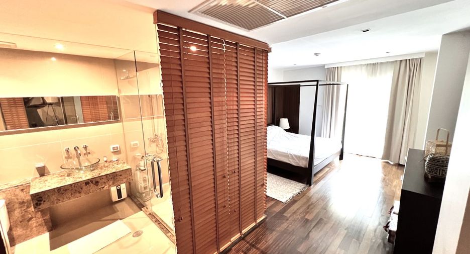 For rent 4 bedrooms condo in Khlong Toei, Bangkok