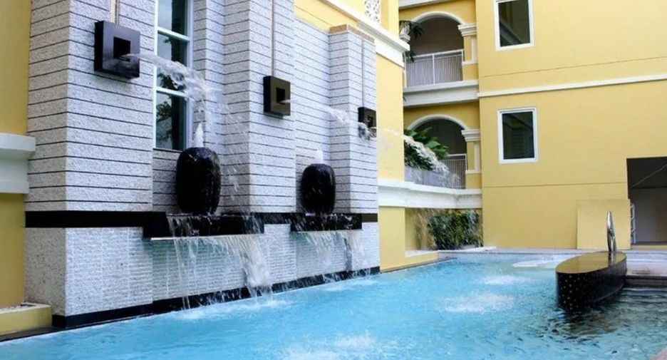 For rent 4 bedrooms condo in Khlong Toei, Bangkok