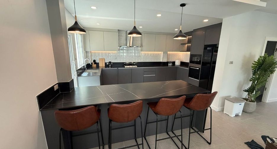 For rent 5 bedrooms house in Bang Lamung, Chonburi