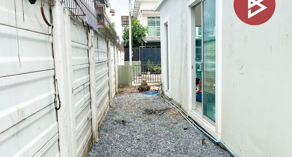 For sale 3 bedrooms townhouse in Bang Bon, Bangkok