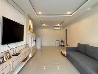 Casa en alquiler de 4 habitaciones en Bang Sao Thong, Samut Prakan