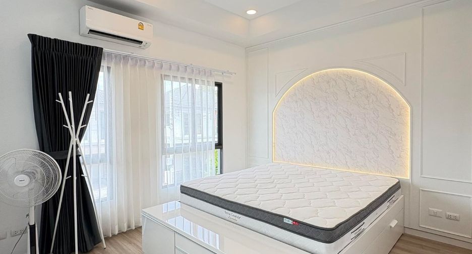 Casa en alquiler de 4 habitaciones en Bang Sao Thong, Samut Prakan