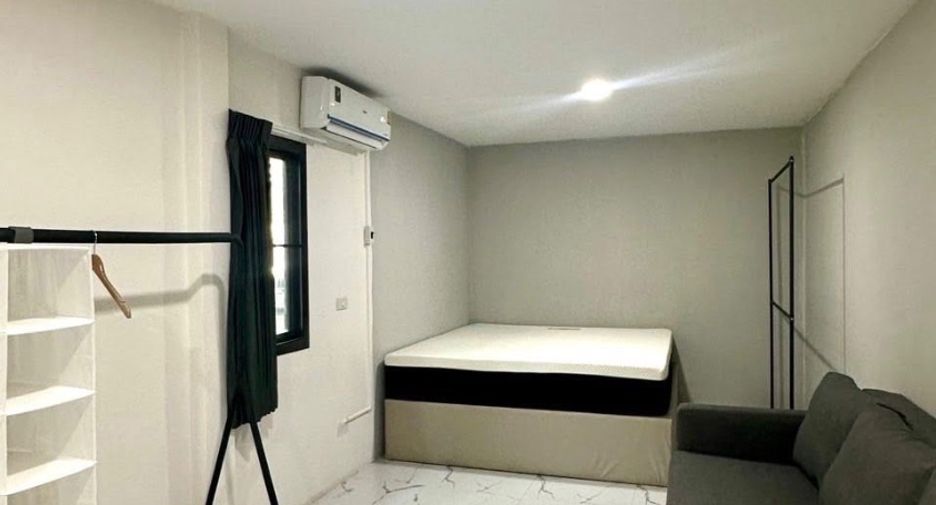 Casa en alquiler de 4 habitaciones en Bang Sao Thong, Samut Prakan