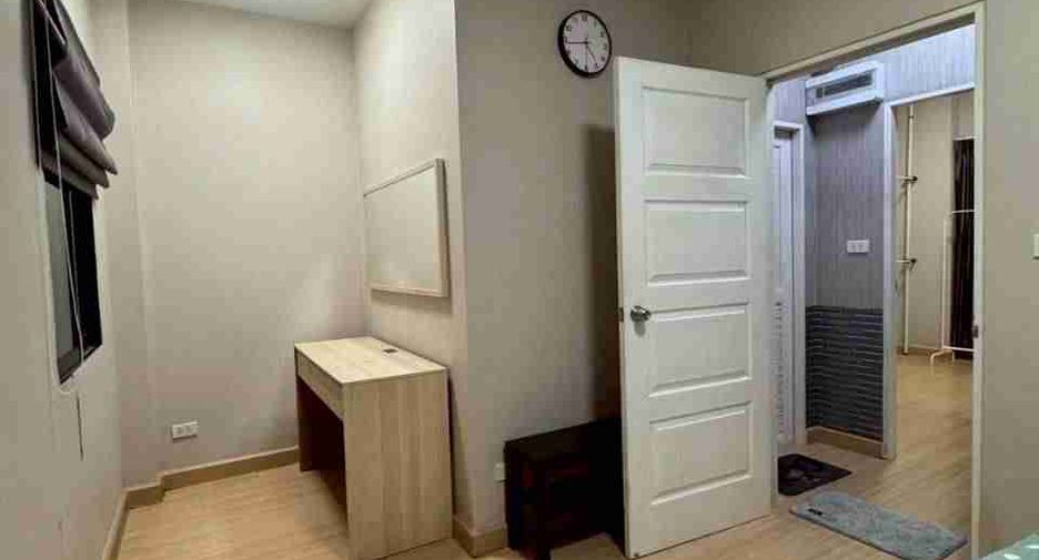 For rent and for sale 3 bedrooms townhouse in Lat Krabang, Bangkok