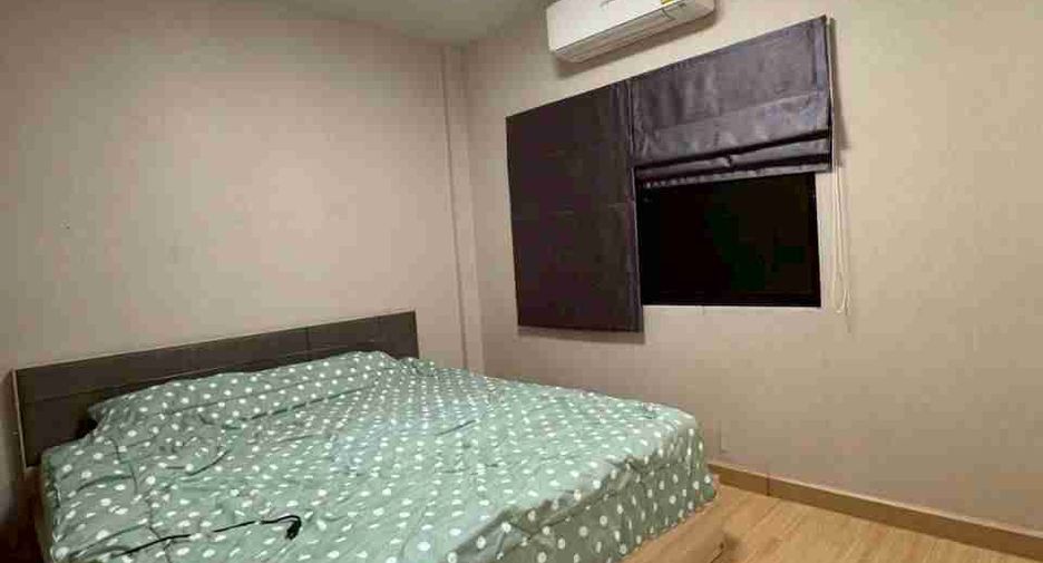 For rent and for sale 3 bedrooms townhouse in Lat Krabang, Bangkok