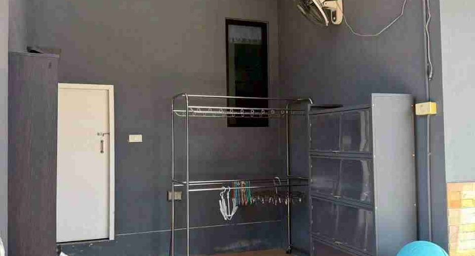 For rent and for sale 3 bedrooms townhouse in Lat Krabang, Bangkok