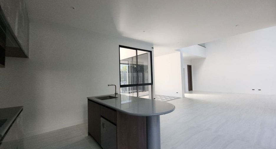 Casa en venta de 4 habitaciones en Bang Kapi, Bangkok