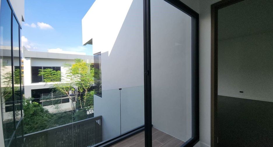 Casa en venta de 4 habitaciones en Bang Kapi, Bangkok