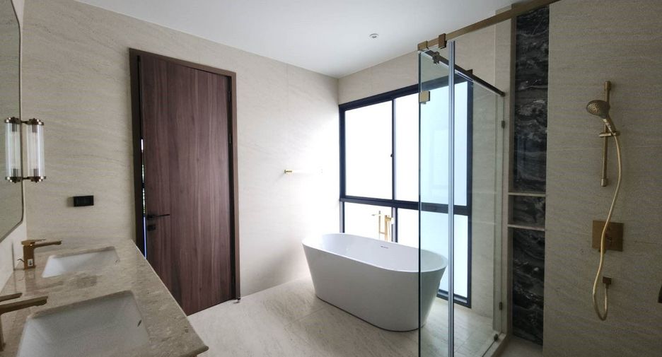 Casa en venta de 4 habitaciones en Bang Kapi, Bangkok