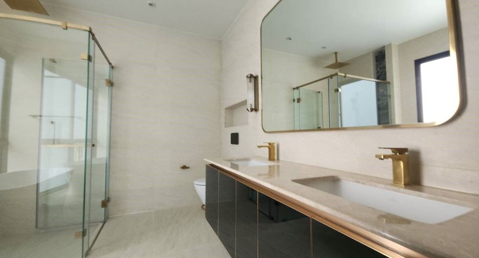 Casa en venta de 4 habitaciones en Bang Kapi, Bangkok