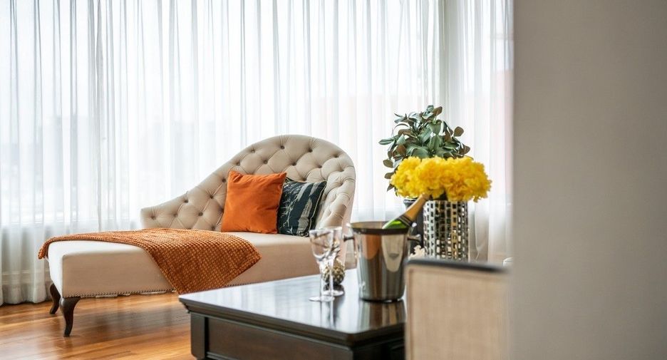 For sale 3 bedrooms condo in Dusit, Bangkok
