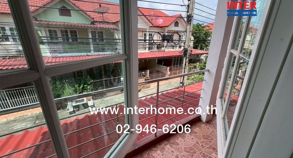 À vendre 3 chambres maison de ville à Mueang Samut Prakan, Samut Prakan