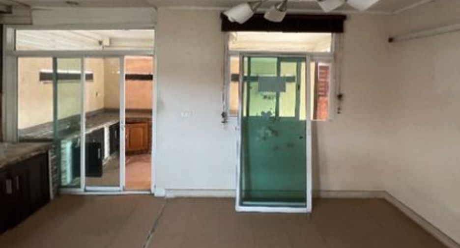 For sale 4 ベッドルーム house in Don Mueang, Bangkok