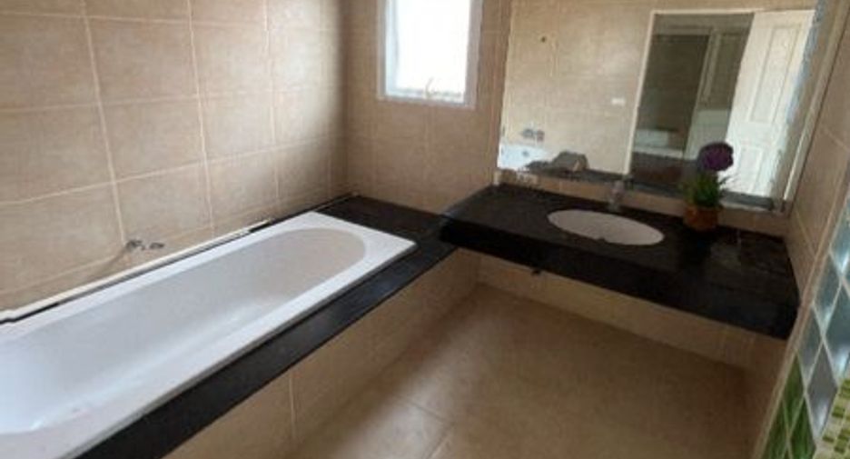 For sale 4 ベッドルーム house in Don Mueang, Bangkok
