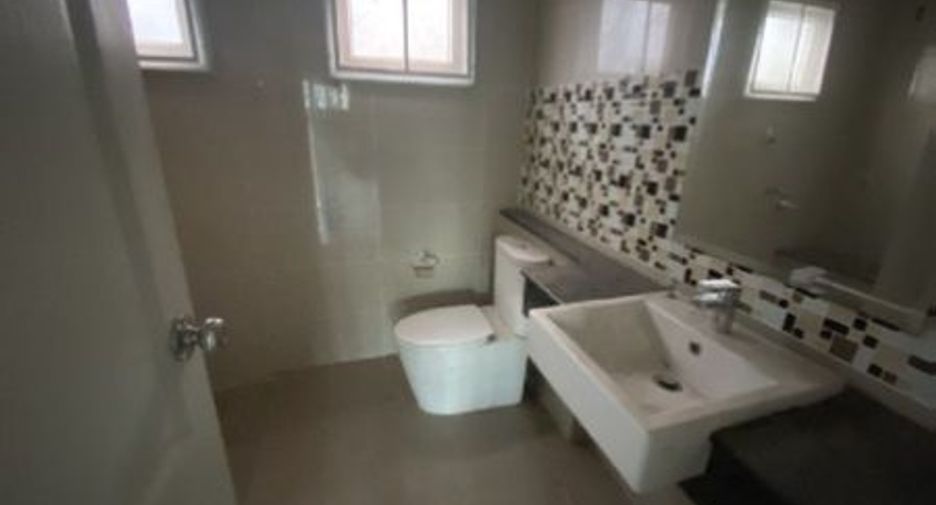 Casa en venta de 4 habitaciones en Mueang Nakhon Ratchasima, Nakhon Ratchasima
