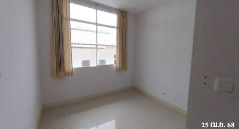 For sale 3 bedrooms retail Space in Thalang, Phuket