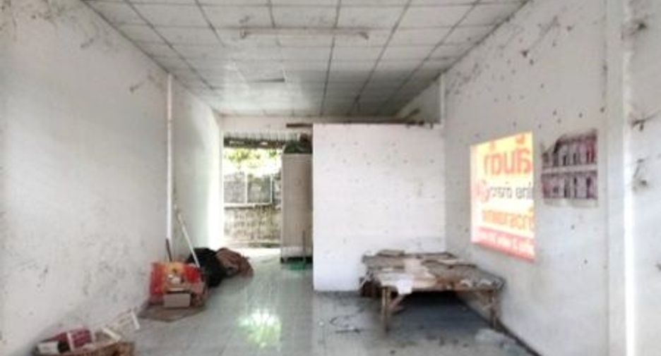 For sale 1 bed retail Space in Suwannaphum, Roi Et