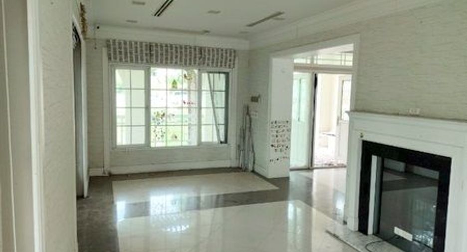 For sale 3 bedrooms house in Mueang Nonthaburi, Nonthaburi