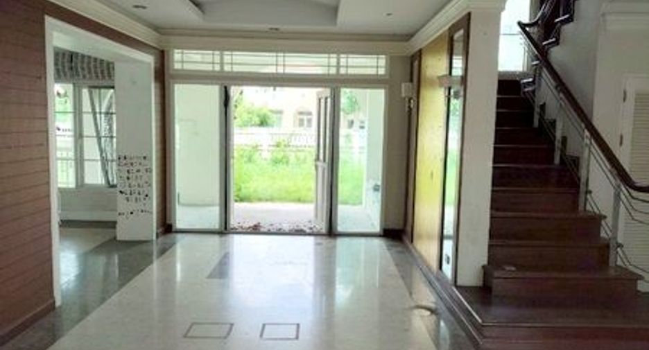 For sale 3 bedrooms house in Mueang Nonthaburi, Nonthaburi