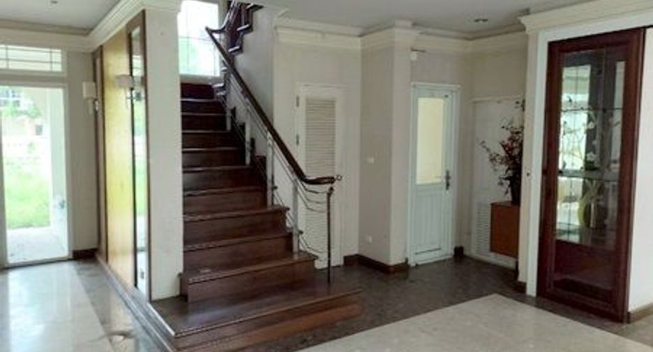 For sale 3 bedrooms house in Mueang Nonthaburi, Nonthaburi