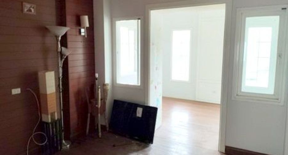 For sale 3 bedrooms house in Mueang Nonthaburi, Nonthaburi