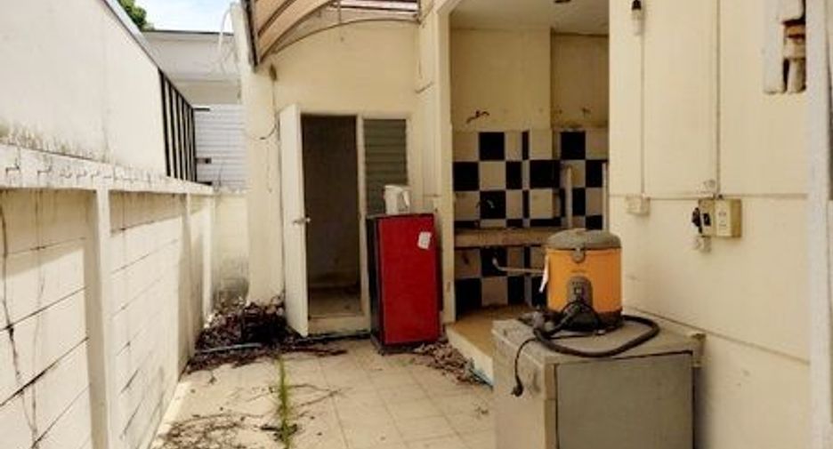 For sale 3 bedrooms house in Mueang Nonthaburi, Nonthaburi
