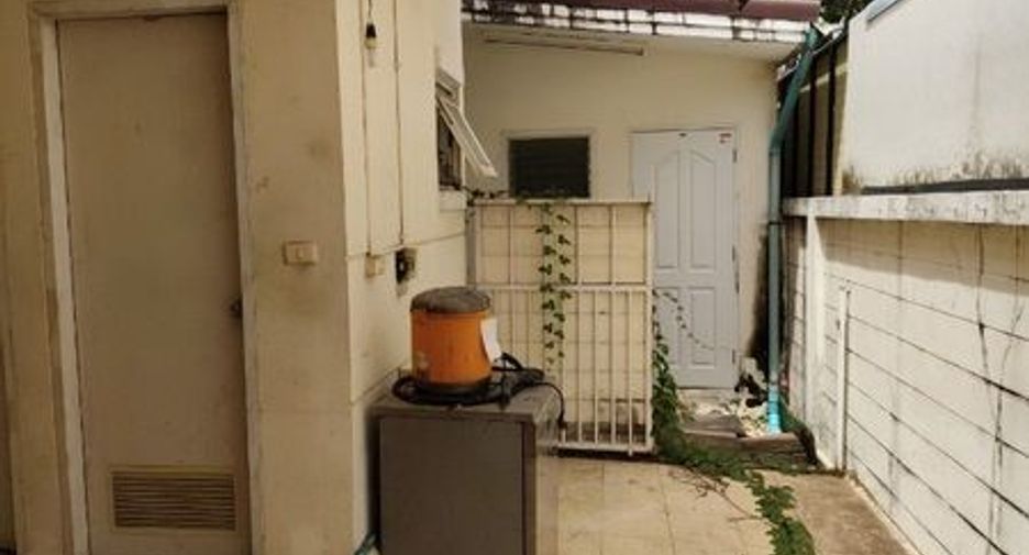 For sale 3 bedrooms house in Mueang Nonthaburi, Nonthaburi