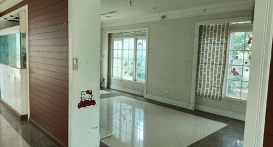 For sale 3 bedrooms house in Mueang Nonthaburi, Nonthaburi