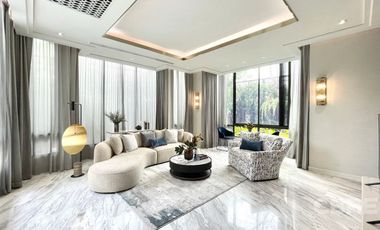 For sale 5 bedrooms house in Saphan Sung, Bangkok